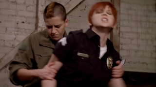 Лесбийский секс полицейских HDSEX