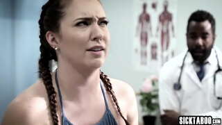 گرم ، شہوت انگیز بیب Maddy O ریلی کا لطف اٹھایا کٹر بلی ، اتارنا fucking