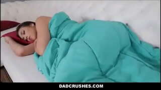 ǻ�父吃的继女