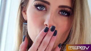 Стройная Красотка Кайлер Куинн Трахается Беренче Заттан