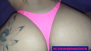 Ku l-ikel l-sess tal-ku tagħha, u hi tħoss uġigħ jidher hi xtaqu