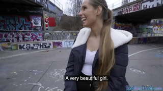 ���ົກກໍ່ຕ້ອງໄດ້ເງິນແຕ່ມີເພື່ອໃຫ້ blowjob ໃນສາທາລະນະ