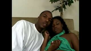 Негритянка красотка сосет катгый кара шланг, ә аннары трахается барлык позах