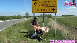 ɥ�上街头与一个金发碧眼的暨荡妇