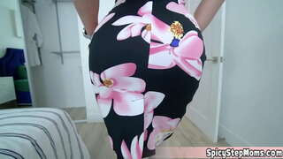 Handjob has some problems. She is nymphomaniac അവൾ cant quit