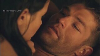 Катрина Лоу гол и дерущаяся с член