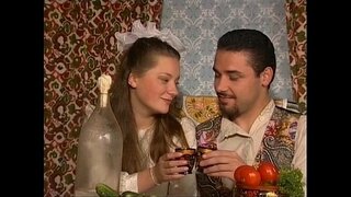 Руската брюнетка с Големи цици