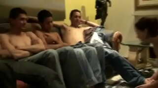 Chica Lamiendo Pies Para Hombre