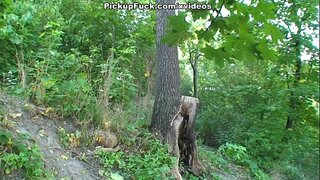 Ny firaisana ara-nofo ivelan&#039;ny trano an-tsehatra blonde