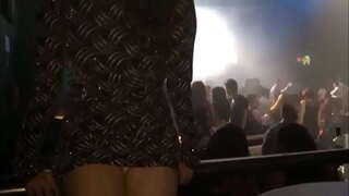 קים נאַקעט ווייַזונג טאָנג אין antro del דף Exhib מיין לאָך