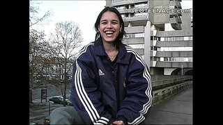 ƀ�感的黑发女青少年的铸造