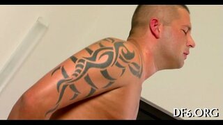 2 morynion ar gyfer un pidyn