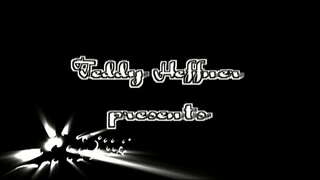 Tulo ka mainit nga mga piso ug usa ka gugma sa sofa