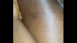 Onu pislik üzerinde bir Nutt büstü