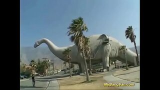 Söt busty teens första bangvan orgy