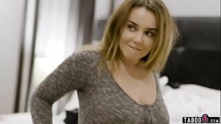 Ť�胸部couchsurfer试图偷窃的的家伙托管她