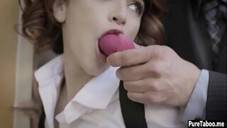 Lud momak analni zadovoljan u petit djevojku