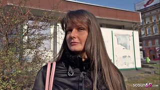 NĚMECKÝ SCOUT - HLUBOKÉ ZMRDE PRO VICTORIA VELVET PO FOCENÍ V PRVNÍ PORNO STŘÍLET