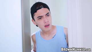 Убава црна бебе тешко тресна