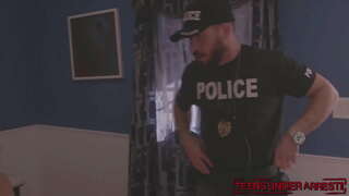 Полиција јебе одличну младу красотку