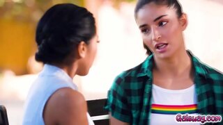 Ember dan Emily rencana untuk mengubah ejaan