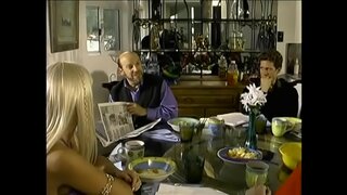 Жеребец-моряк отсасывает өзүнүн бекем куралы великолепной блондинке Ханне