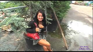 În pepinieră curva se lasa fututa cu placere