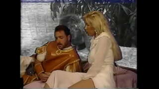 Bu sarışın sürtük Victoria Paris eşini nasıl memnun edeceğini biliyor